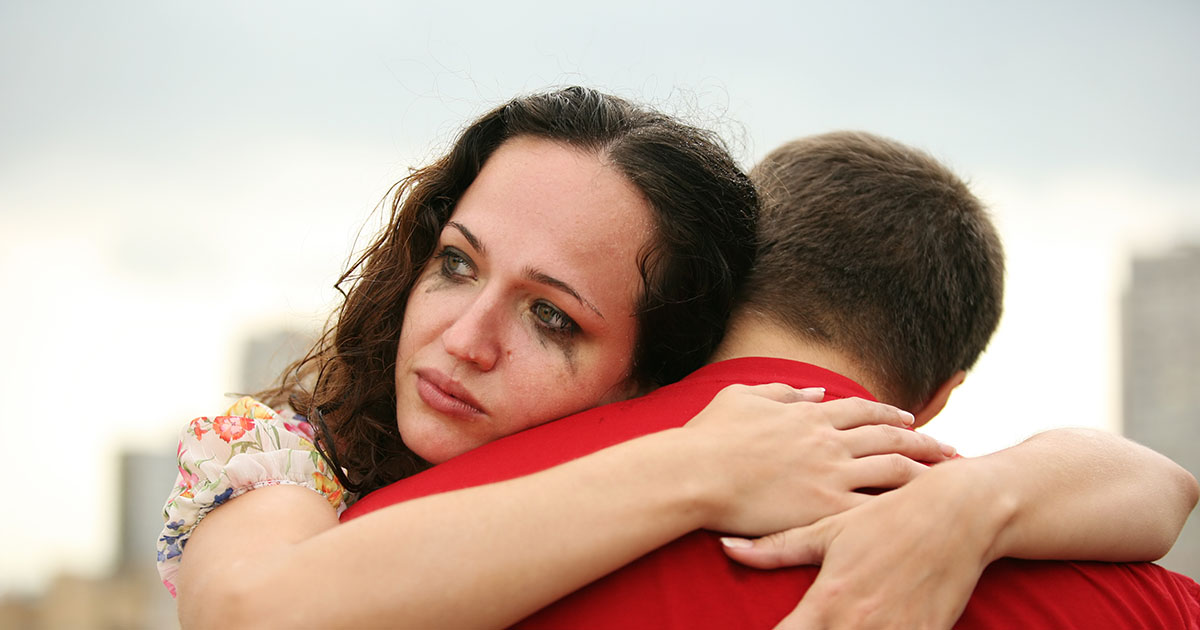 извините жена. прости меня любимая жена. мужчина просит прощения у женщины. извинения жене в стихах. стихи прощения у любимой девушки.